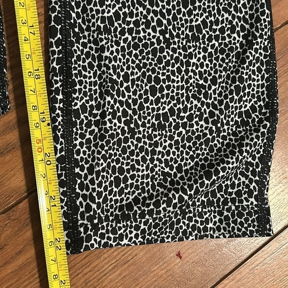 Nike Dri Fit leopard running leggings - Picture 6 of 7